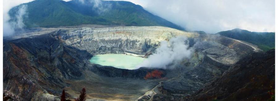 Der aktive Krater des Vulkan Poás - Costa Rica